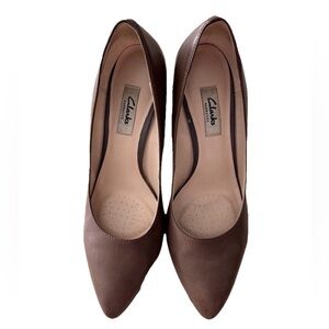 Clarks Raven Women's Dark Brown Heels Sz 9 Comfort and beauty